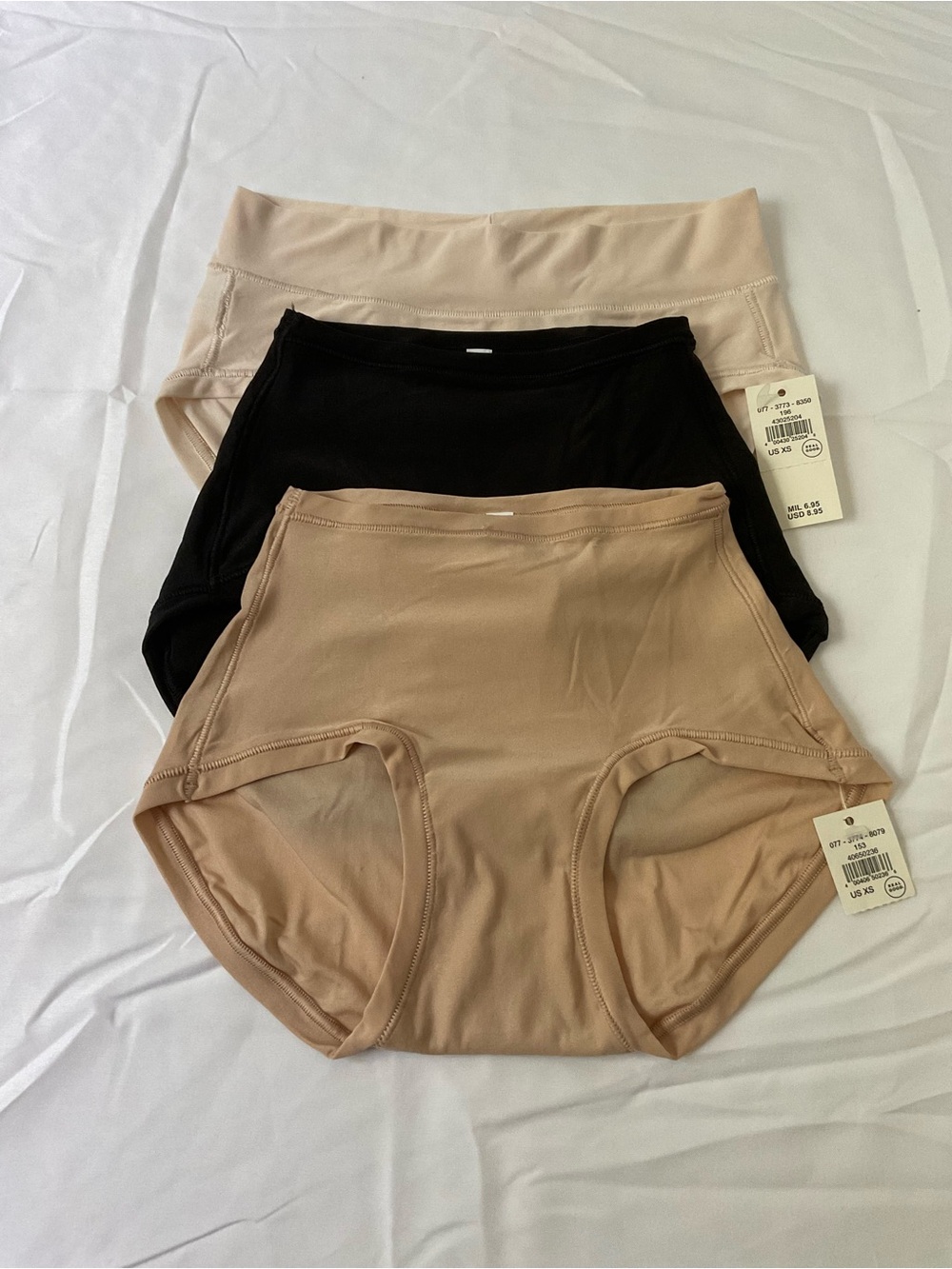 3-Pack aerie Seamless High-Waist Briefs in Nude and Black size XS